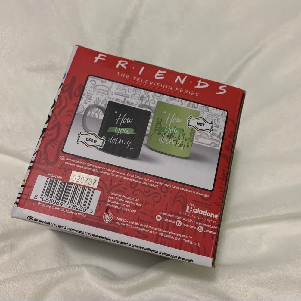 Friends Colour Changing Mug Brand New - Picture 3 of 10